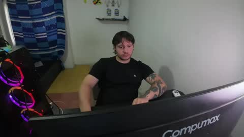 Snapshot of eskol212 chatting on July 15, 2026, 9:53 pm eskol212 online show from July 15, 2026, 9:53 pm