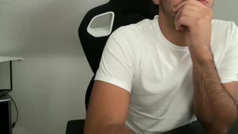 eskp online show from October 13, 2025, 1:22 pm