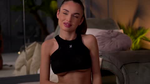 Raluca  online show from January 24, 2025, 11:23 pm