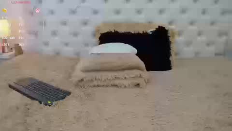 esmeralda  online show from September 10, 2025, 3:34 pm