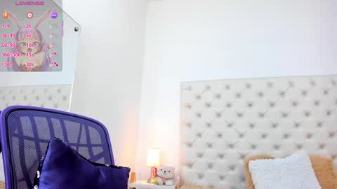 esmeralda  online show from June 4, 2026, 2:12 pm