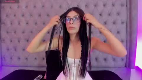 Esmeralda  Belles online show from July 25, 2026, 2:47 pm