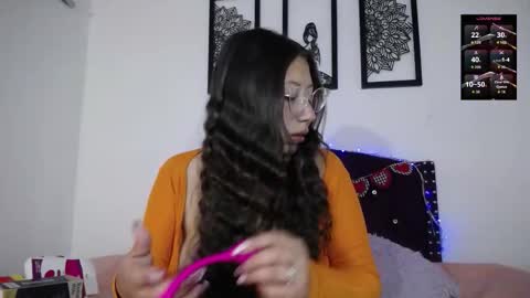 Esmeralda online show from March 3, 2026, 12:11 pm