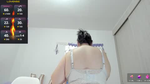 Snapshot of esmeraldo_mfc chatting on June 11, 2026, 10:19 pm Esmeralda online show from June 11, 2026, 10:19 pm