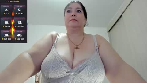 Snapshot of esmeraldo_mfc chatting on July 18, 2026, 9:29 pm Esmeralda online show from July 18, 2026, 9:29 pm