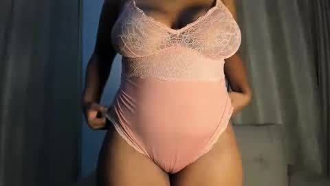 Esme online show from January 7, 2026, 11:29 pm