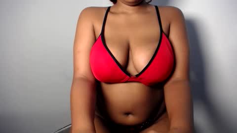 Esme online show from May 16, 2026, 12:26 pm
