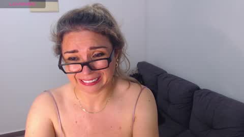 Juliana online show from January 1, 2025, 10:21 am