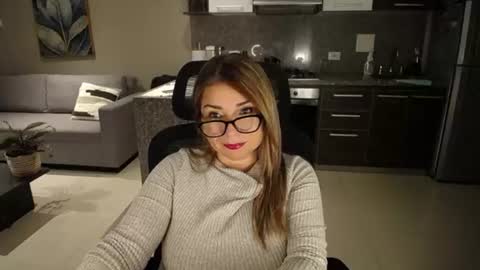 Juliana online show from June 10, 2026, 12:33 am