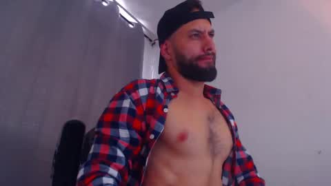 esteban online show from February 10, 2025, 9:04 pm