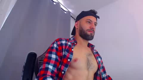 esteban online show from February 19, 2025, 7:05 pm