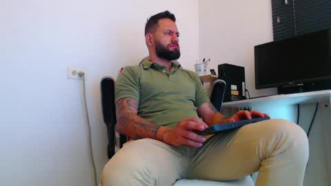 esteban online show from March 30, 2026, 1:34 pm