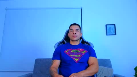 Snapshot of esteban_de_louise chatting on April 28, 2026, 11:04 am ESTEBAN online show from April 28, 2026, 11:04 am