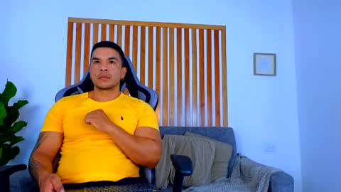 Snapshot of esteban_de_louise chatting on May 12, 2026, 11:07 am ESTEBAN online show from May 12, 2026, 11:07 am