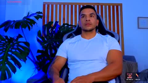 Snapshot of esteban_de_louise chatting on May 23, 2026, 1:11 am ESTEBAN online show from May 23, 2026, 1:11 am