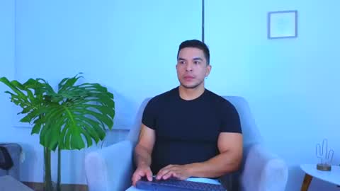 Snapshot of esteban_de_louise chatting on June 10, 2026, 11:31 am ESTEBAN online show from June 10, 2026, 11:31 am