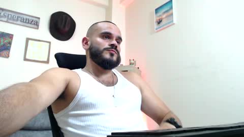 Snapshot of esteban_fer chatting on May 22, 2026, 7:30 pm Esteban Fernandez online show from May 22, 2026, 7:30 pm