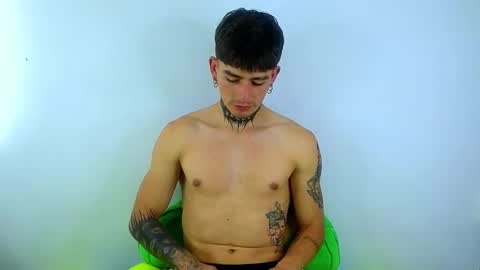 Snapshot of estebanchar_ chatting on March 6, 2025, 5:43 pm Esteban independent model online show from March 6, 2025, 5:43 pm
