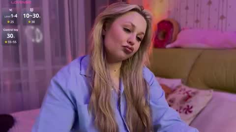 Estella online show from January 19, 2026, 4:22 pm