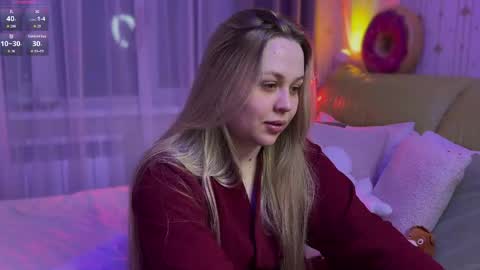 Snapshot of estella_elwood chatting on May 12, 2026, 6:16 pm Estella online show from May 12, 2026, 6:16 pm