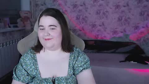 estelle_hicks online show from March 25, 2026, 7:09 pm