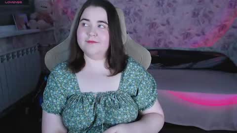 estelle_hicks online show from May 19, 2026, 7:20 pm