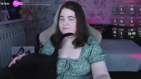 estelle_hicks online show from July 20, 2026, 7:27 pm