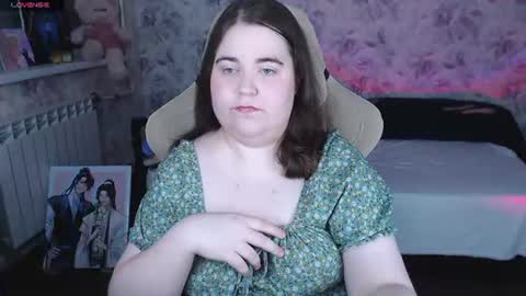 estelle_hicks online show from July 28, 2026, 7:15 pm