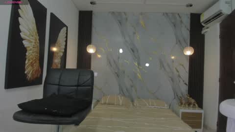 Estephany online show from December 21, 2024, 9:15 pm