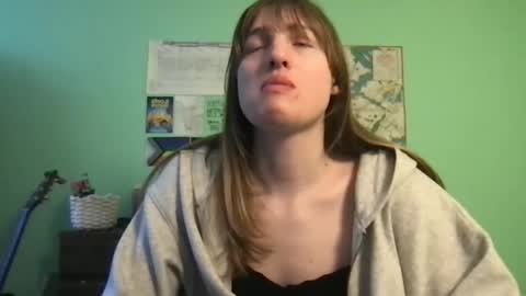 Esther Grey online show from February 26, 2025, 6:11 pm