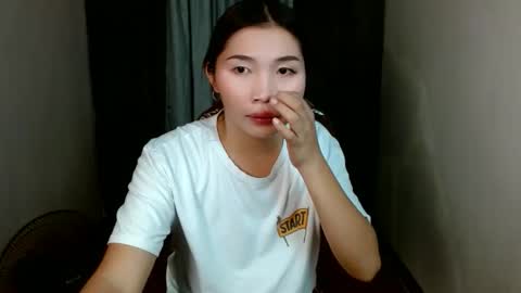 Snapshot of estherlust chatting on April 18, 2026, 7:18 pm IRIS online show from April 18, 2026, 7:18 pm