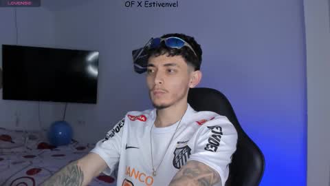 Snapshot of estivenvel chatting on October 1, 2025, 2:45 pm estivenvel online show from October 1, 2025, 2:45 pm