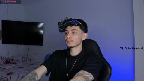 Snapshot of estivenvel chatting on October 2, 2025, 3:30 pm estivenvel online show from October 2, 2025, 3:30 pm