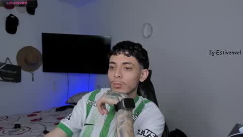 Snapshot of estivenvel chatting on October 14, 2025, 1:45 pm estivenvel online show from October 14, 2025, 1:45 pm