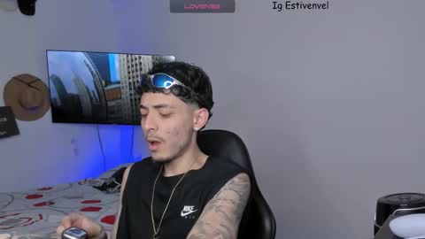 Snapshot of estivenvel chatting on November 12, 2025, 5:13 pm estivenvel online show from November 12, 2025, 5:13 pm