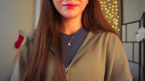 Snapshot of estrellabecnel chatting on December 17, 2025, 8:48 pm Anna online show from December 17, 2025, 8:48 pm