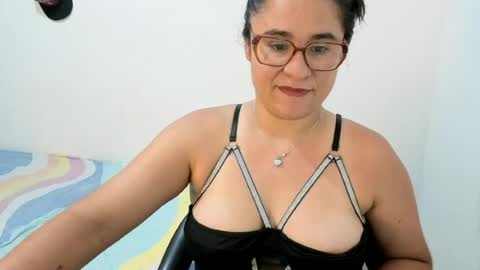 Snapshot of estrellajunior chatting on July 8, 2026, 2:27 am estrellajunior online show from July 8, 2026, 2:27 am