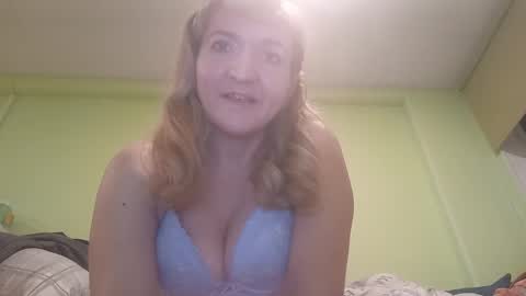 Snapshot of estrellawalters chatting on December 8, 2024, 5:44 pm estrellawalters online show from December 8, 2024, 5:44 pm