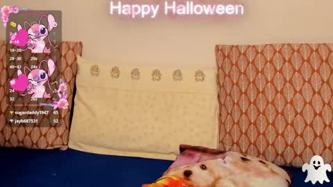 Snapshot of esty_siela chatting on October 31, 2025, 7:26 pm lets get to know each other better in pm online show from October 31, 2025, 7:26 pm