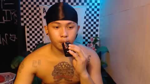 Snapshot of esward_tynn chatting on November 12, 2025, 4:57 am im esward tynn online show from November 12, 2025, 4:57 am