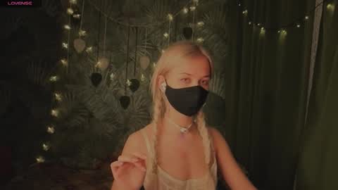 Sophia online show from March 5, 2026, 10:17 pm