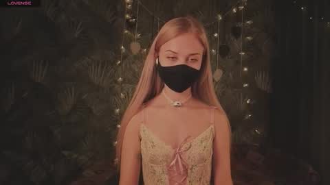 Sophia online show from March 13, 2026, 10:05 pm