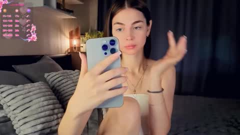 Snapshot of eternity_is_endless chatting on October 7, 2025, 8:11 am Mary online show from October 7, 2025, 8:11 am