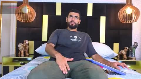 Ethan online show from November 24, 2025, 7:24 pm