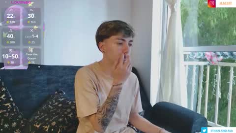 ethan and ava online show from December 17, 2025, 12:33 pm