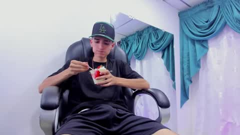 Snapshot of ethan_boy_ chatting on December 12, 2024, 9:04 pm Ethan online show from December 12, 2024, 9:04 pm