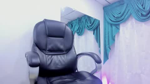 Snapshot of ethan_boy_ chatting on December 21, 2024, 1:36 am Ethan online show from December 21, 2024, 1:36 am