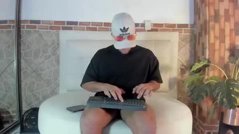 ethan helmut online show from December 2, 2024, 10:34 pm