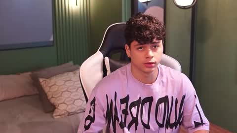 Snapshot of ethan_occonor chatting on September 19, 2025, 11:33 am ethan_occonor online show from September 19, 2025, 11:33 am