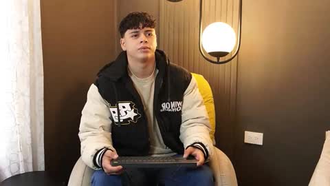 Snapshot of ethan_occonor chatting on September 25, 2025, 12:42 pm ethan_occonor online show from September 25, 2025, 12:42 pm